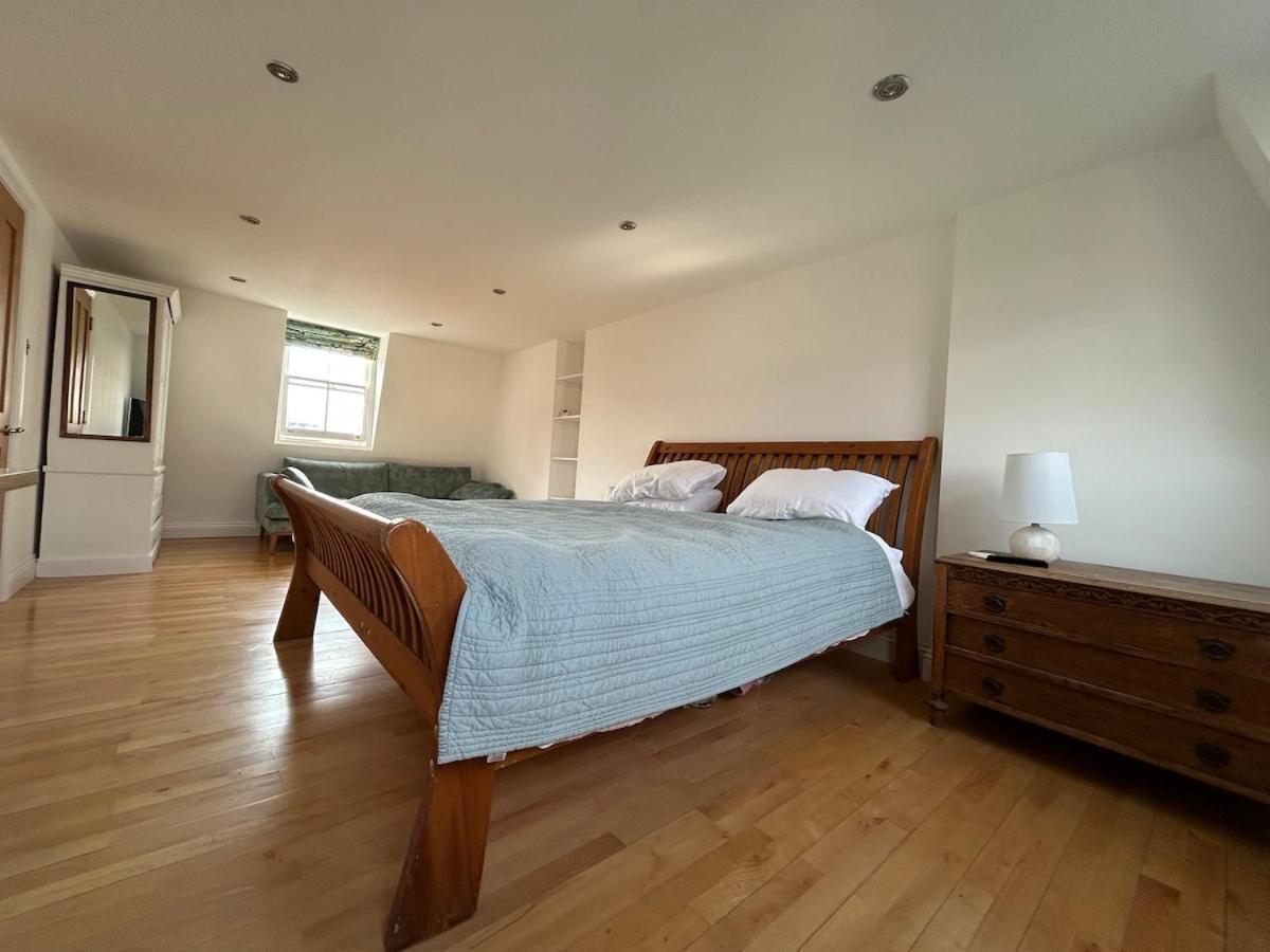 6 Double Bedroom House Hampstead Heath In Camden